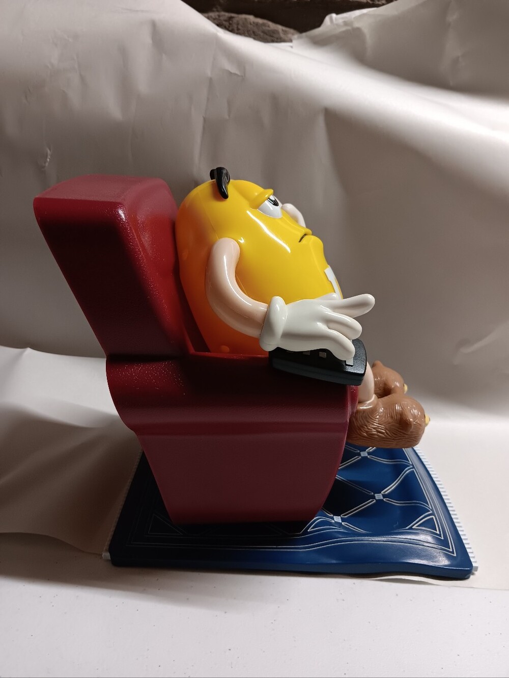 M&M'S Candy Dispenser Yellow M&M New In Box. Vintage - Picture 6 of 11